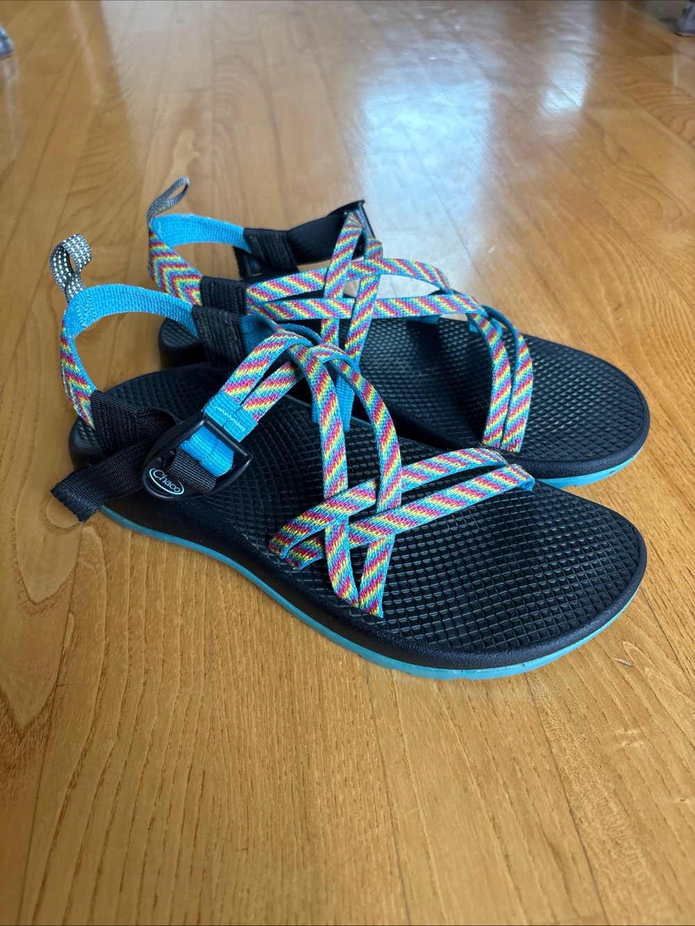Chaco ZX1 Classic Sandals Rainbow Blue Youth Girls Size 6 Shoes Multi-colored